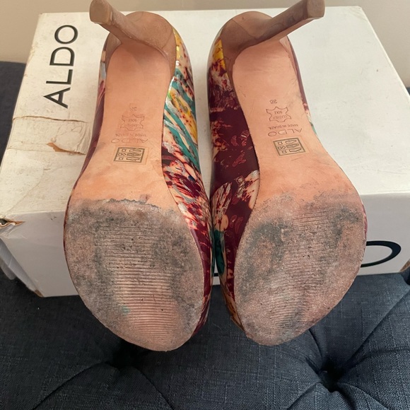 Metallic platform pumps - Picture 4 of 4